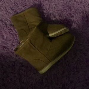 Brand new boots size 3